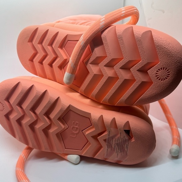 UGG Maxi Mini Slip on Puff Sweetheart Boots in coral | size 7 | NWOT - Picture 3 of 7